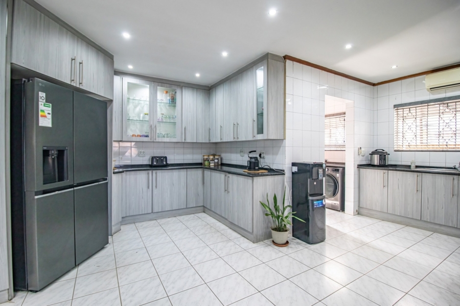 4 Bedroom Property for Sale in Mackenzie Park Gauteng