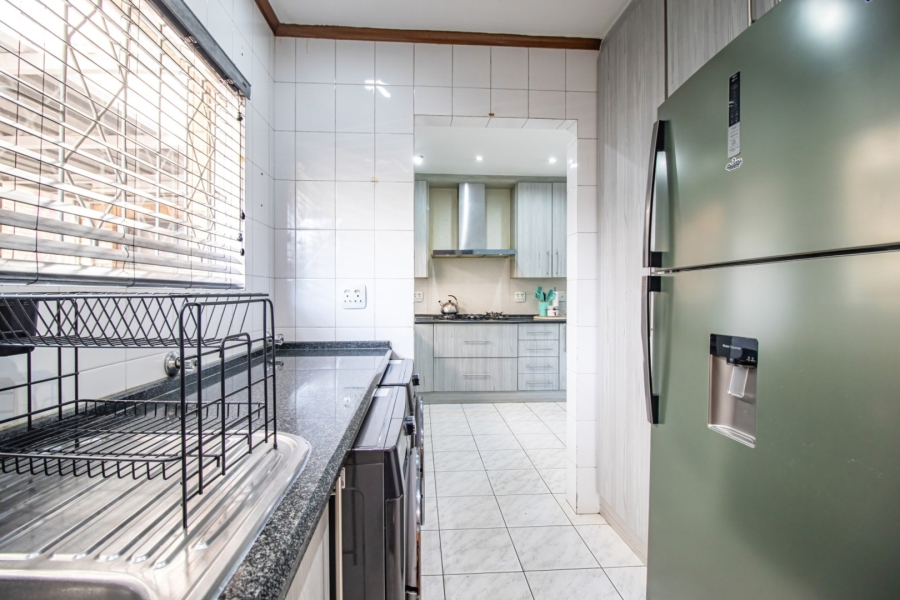 4 Bedroom Property for Sale in Mackenzie Park Gauteng