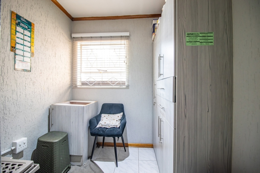 4 Bedroom Property for Sale in Mackenzie Park Gauteng