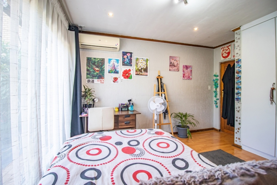 4 Bedroom Property for Sale in Mackenzie Park Gauteng