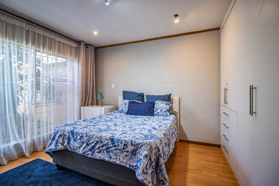4 Bedroom Property for Sale in Mackenzie Park Gauteng