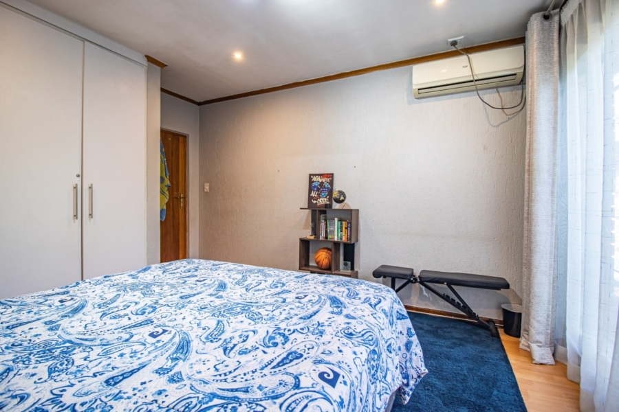4 Bedroom Property for Sale in Mackenzie Park Gauteng