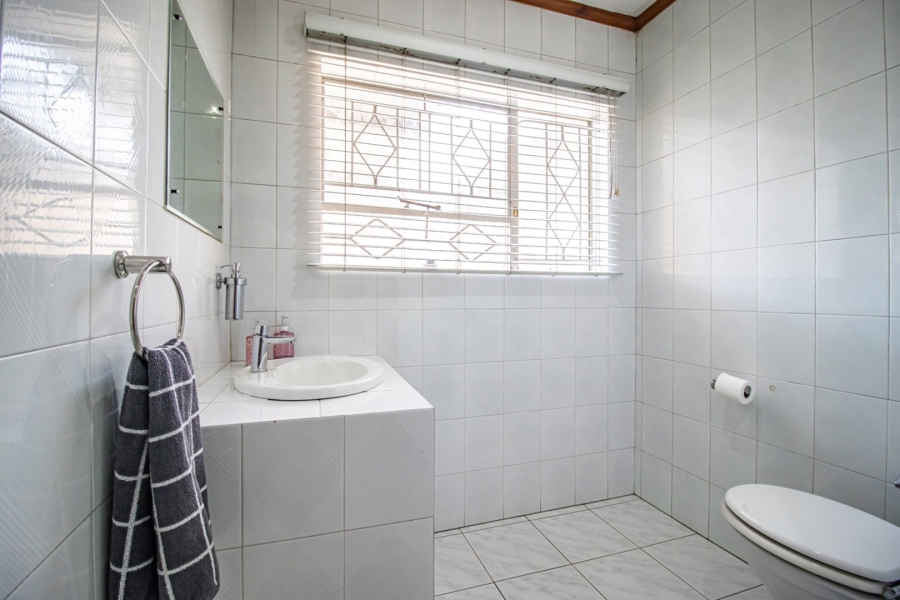 4 Bedroom Property for Sale in Mackenzie Park Gauteng