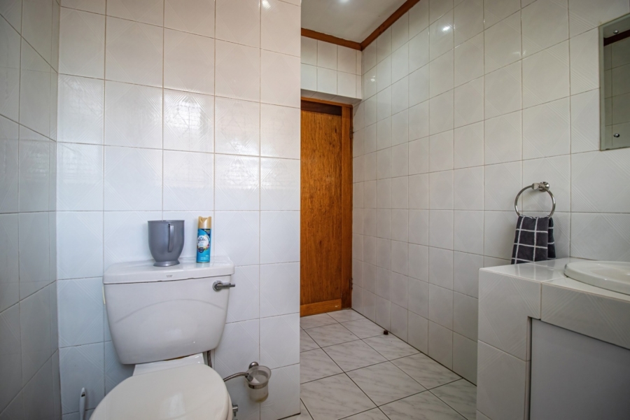 4 Bedroom Property for Sale in Mackenzie Park Gauteng