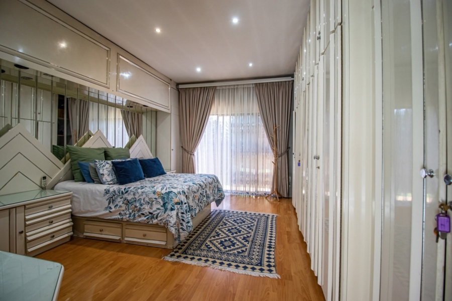 4 Bedroom Property for Sale in Mackenzie Park Gauteng