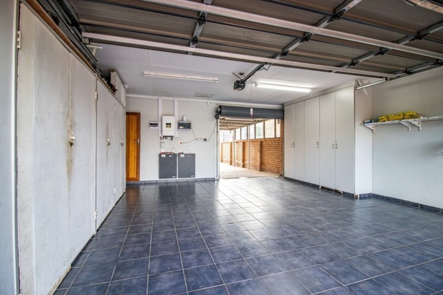 4 Bedroom Property for Sale in Mackenzie Park Gauteng
