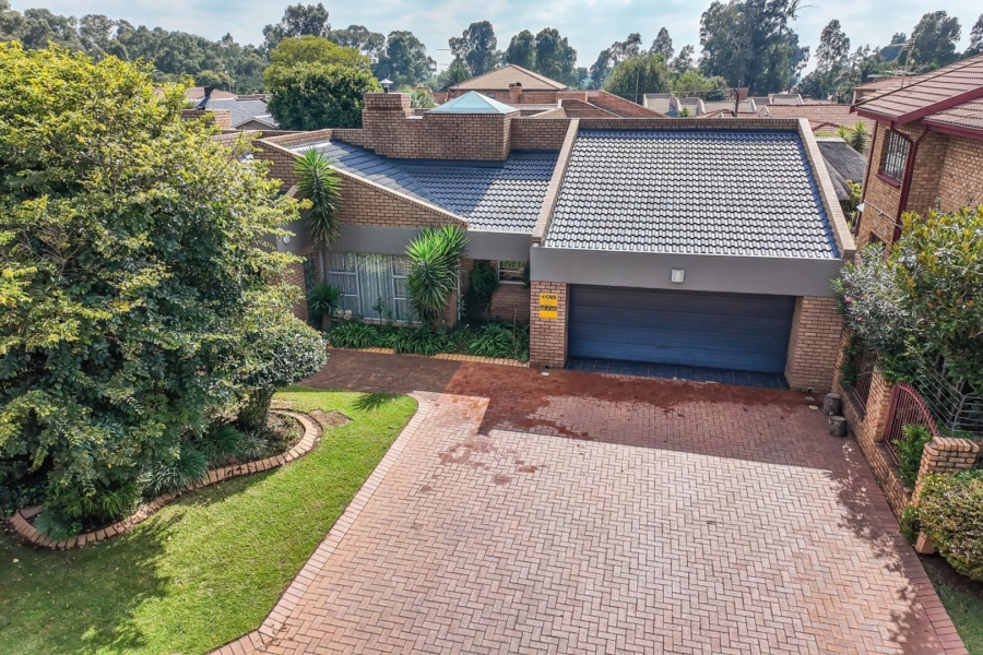 4 Bedroom Property for Sale in Mackenzie Park Gauteng