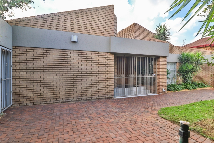 4 Bedroom Property for Sale in Mackenzie Park Gauteng