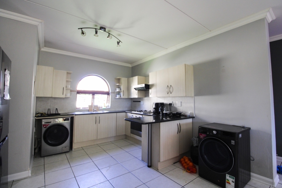2 Bedroom Property for Sale in Noordhang Gauteng
