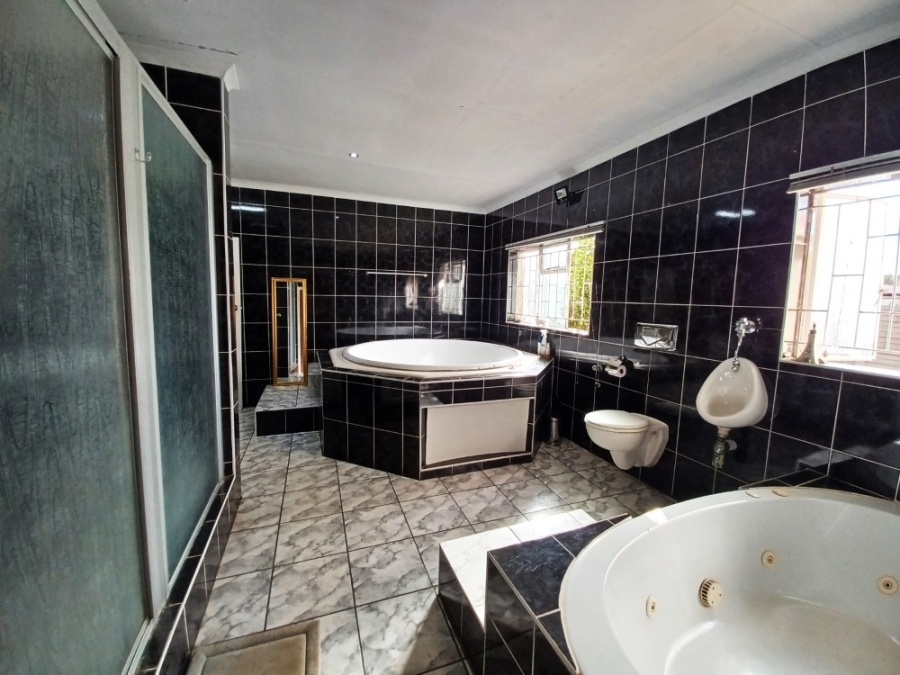 4 Bedroom Property for Sale in Vanderbijlpark SE 1 Gauteng