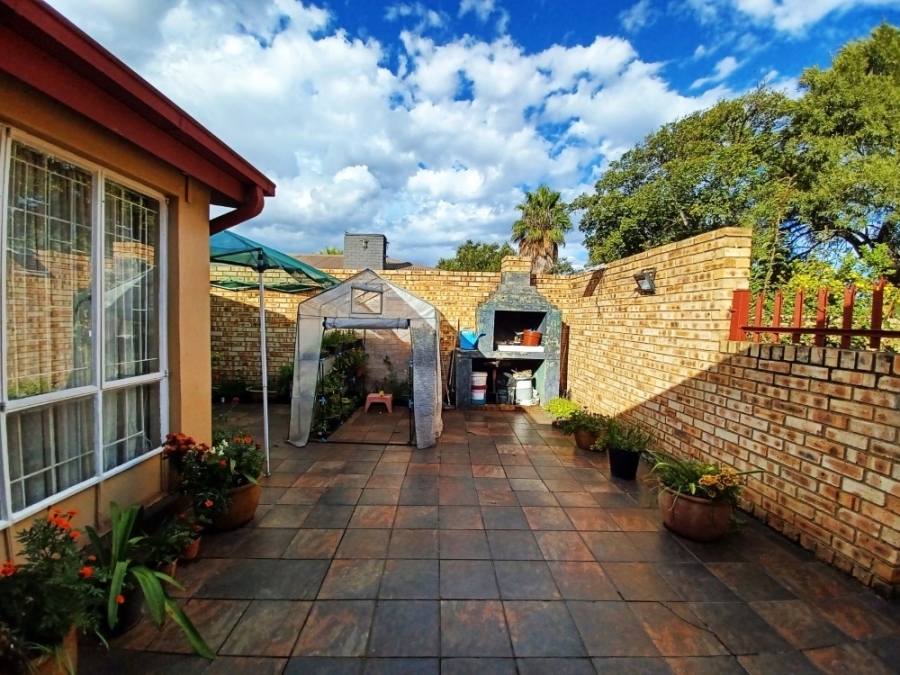 4 Bedroom Property for Sale in Vanderbijlpark SE 1 Gauteng