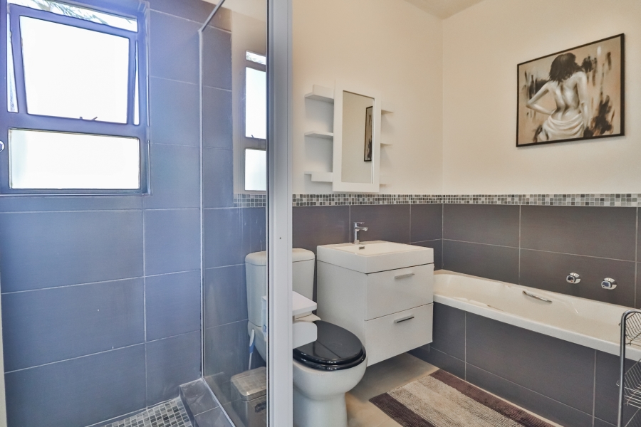 1 Bedroom Property for Sale in Melrose North Gauteng
