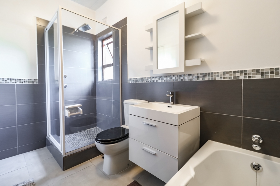 1 Bedroom Property for Sale in Melrose North Gauteng