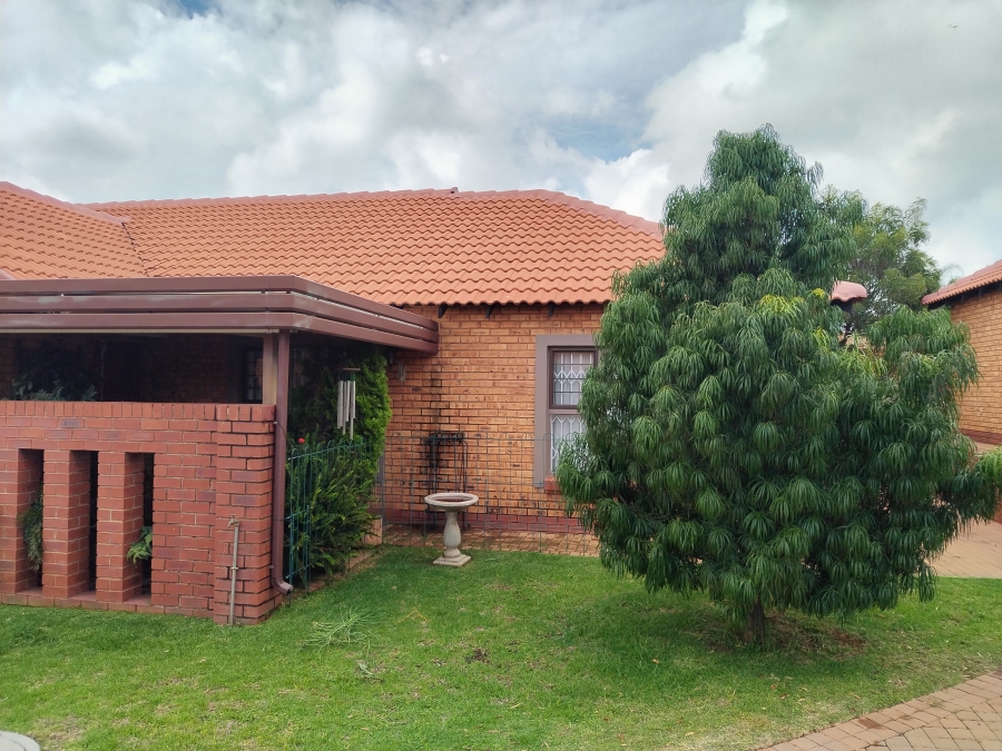 3 Bedroom Property for Sale in Willow Park Manor Gauteng