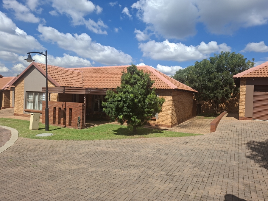 3 Bedroom Property for Sale in Willow Park Manor Gauteng