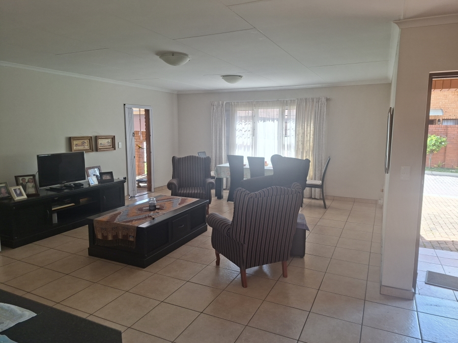 3 Bedroom Property for Sale in Willow Park Manor Gauteng