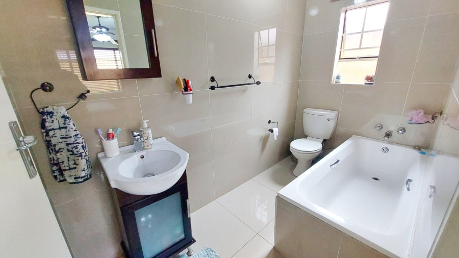 3 Bedroom Property for Sale in Halfway Gardens Gauteng
