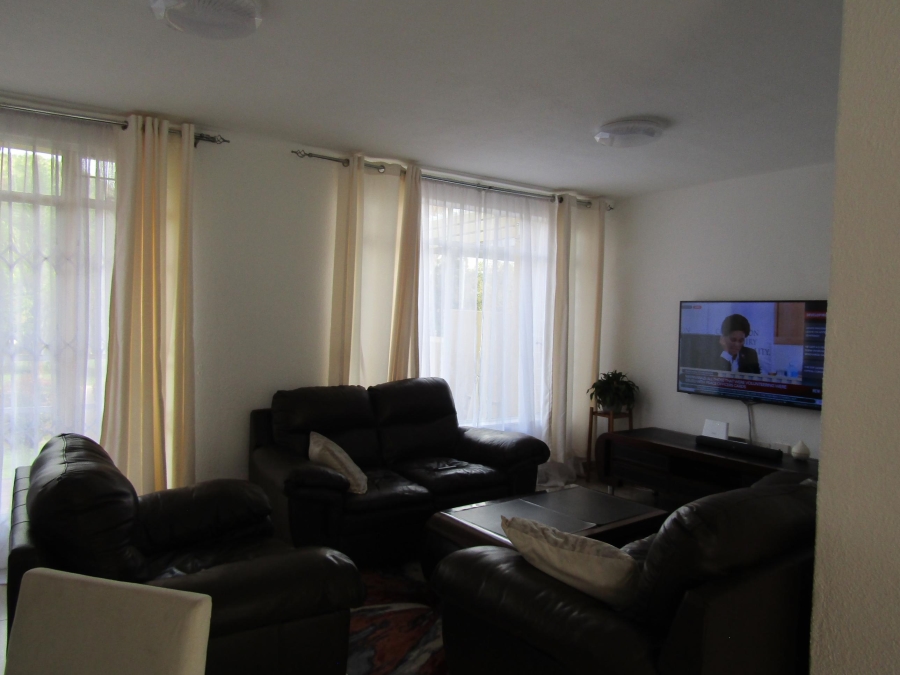 3 Bedroom Property for Sale in Mondeor Gauteng