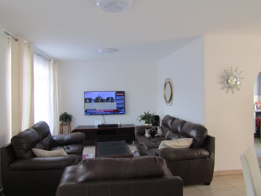 3 Bedroom Property for Sale in Mondeor Gauteng