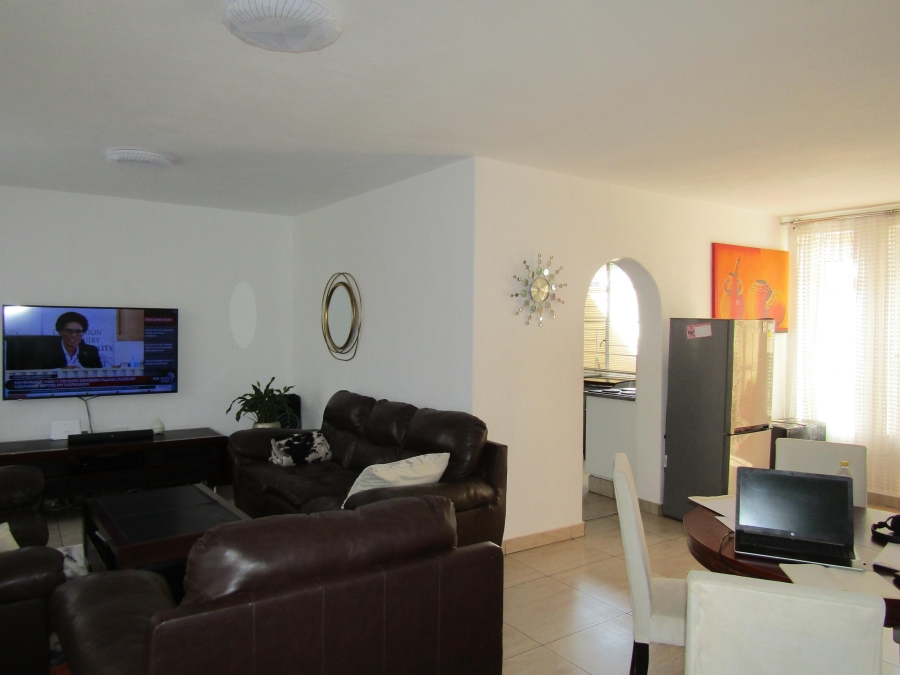 3 Bedroom Property for Sale in Mondeor Gauteng