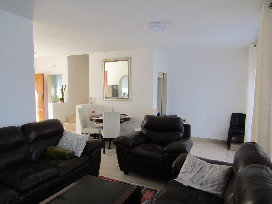 3 Bedroom Property for Sale in Mondeor Gauteng