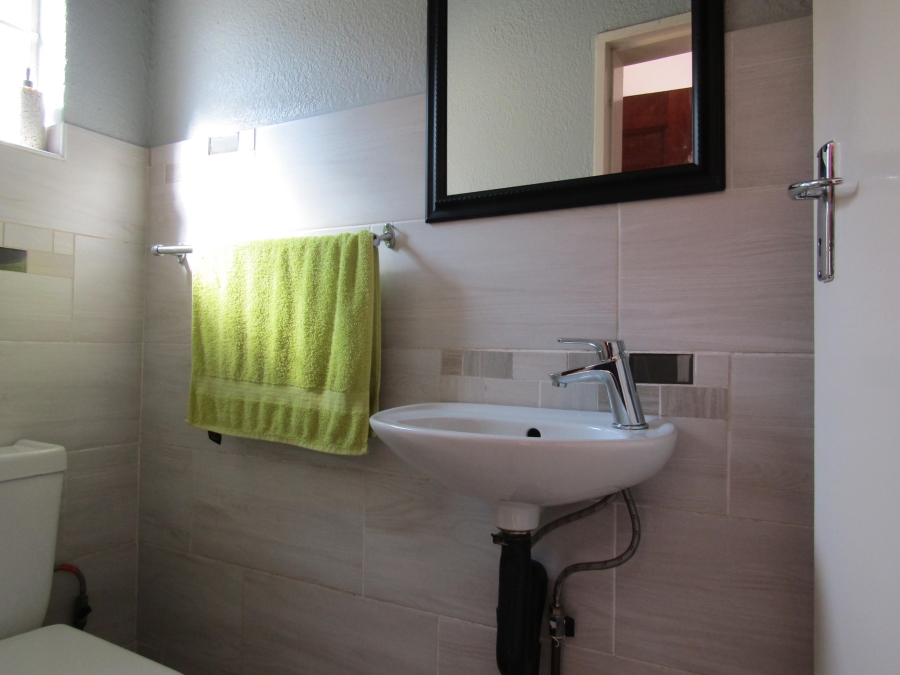 3 Bedroom Property for Sale in Mondeor Gauteng