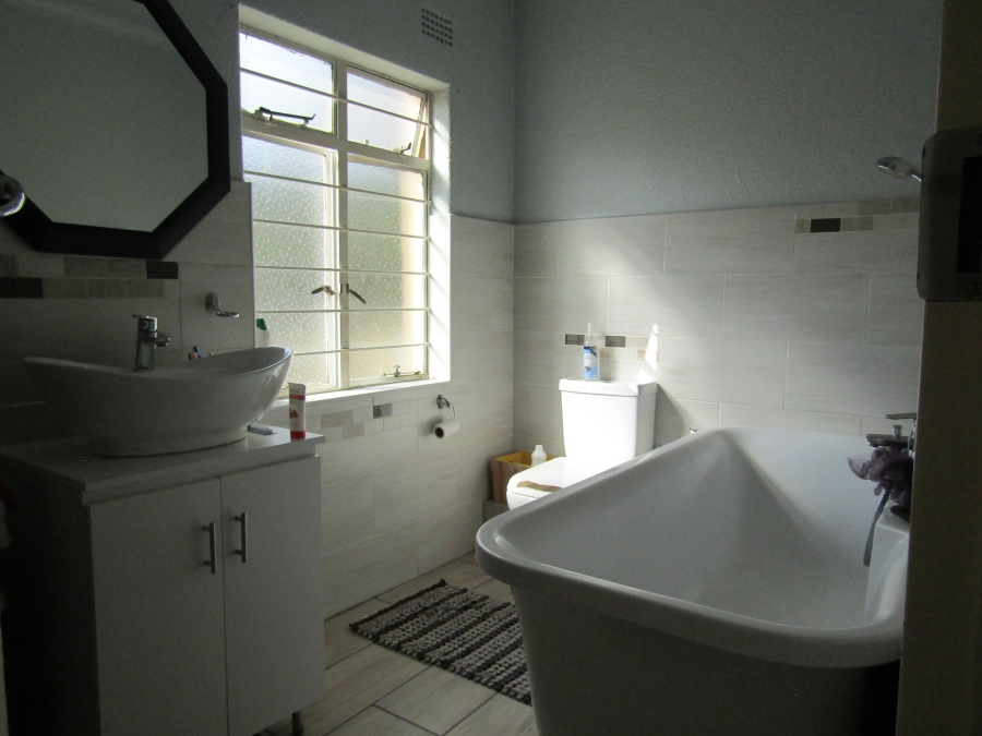 3 Bedroom Property for Sale in Mondeor Gauteng