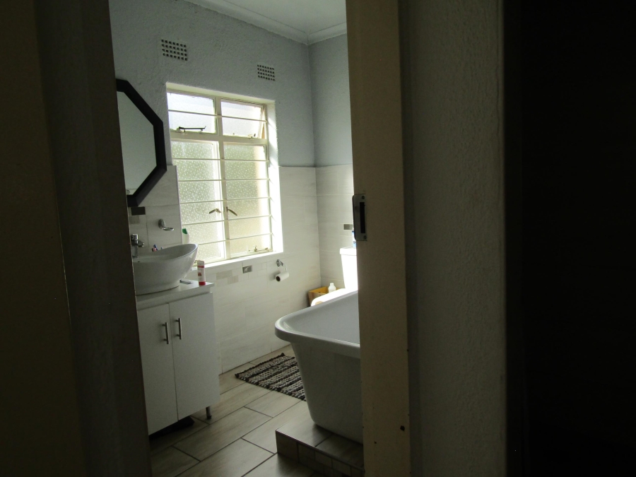 3 Bedroom Property for Sale in Mondeor Gauteng