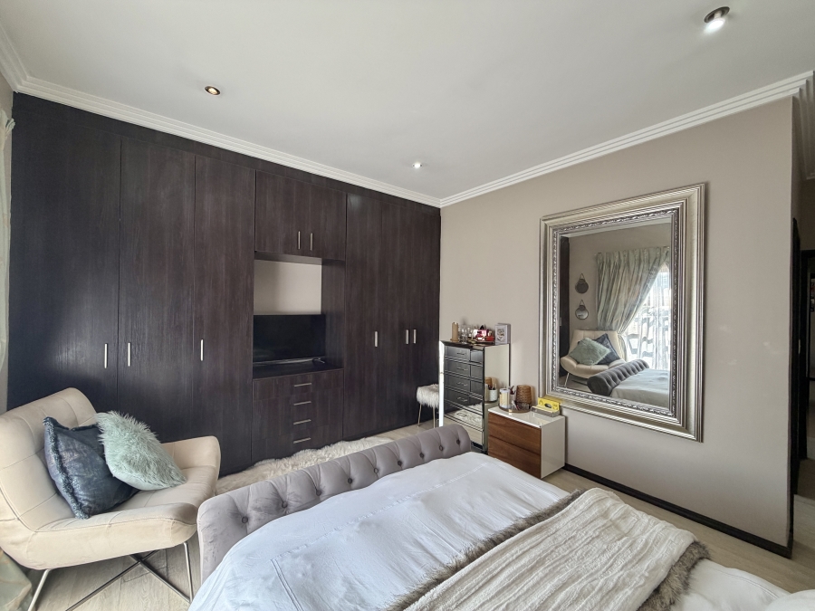 3 Bedroom Property for Sale in Barbeque Downs Gauteng
