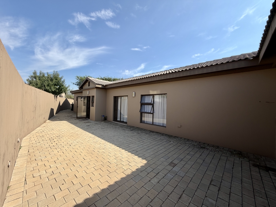 3 Bedroom Property for Sale in Barbeque Downs Gauteng