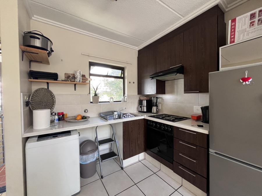 1 Bedroom Property for Sale in Bryanston Gauteng