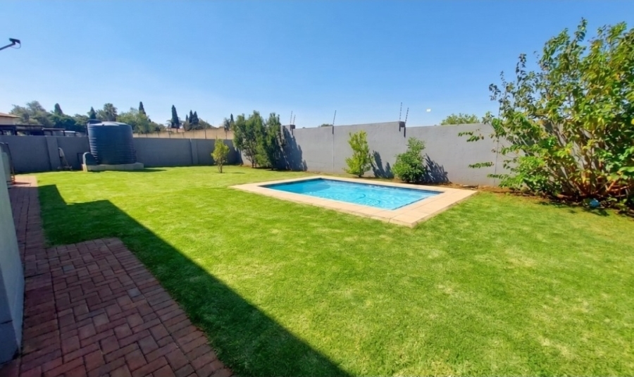 4 Bedroom Property for Sale in Halfway House Gauteng