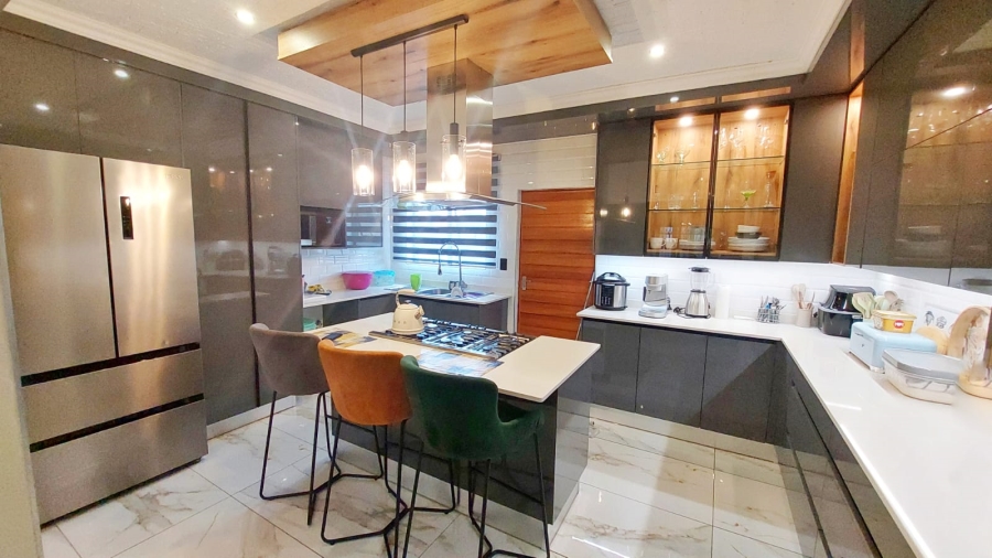4 Bedroom Property for Sale in Halfway House Gauteng