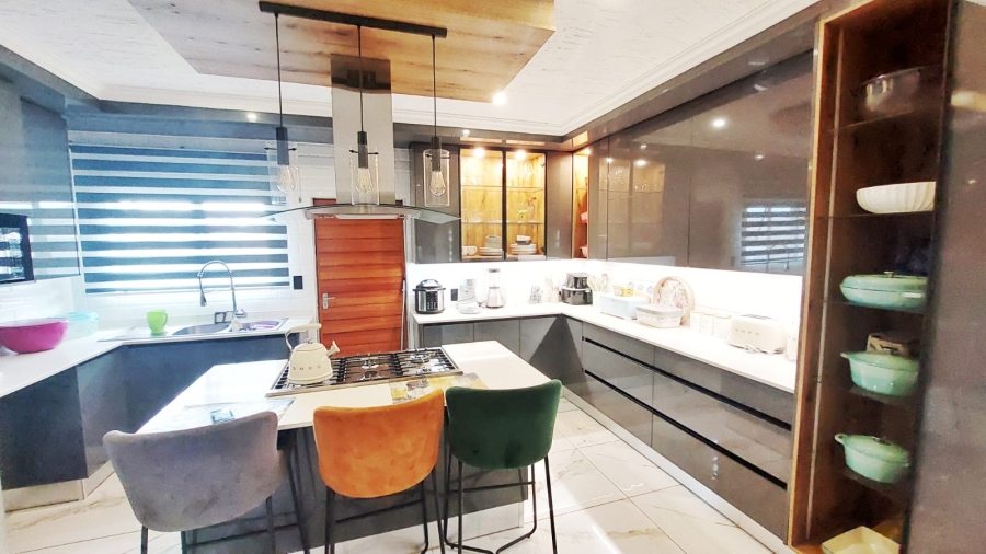 4 Bedroom Property for Sale in Halfway House Gauteng