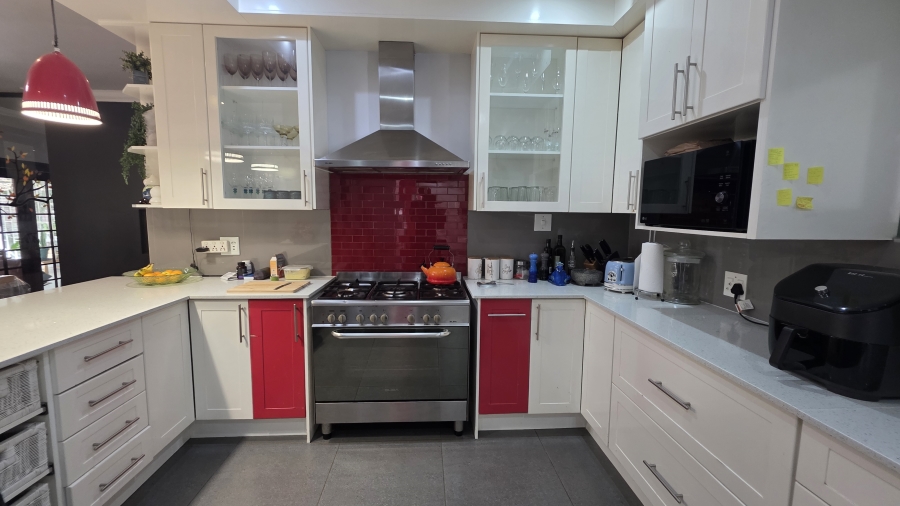 5 Bedroom Property for Sale in Lynnwood Glen Gauteng