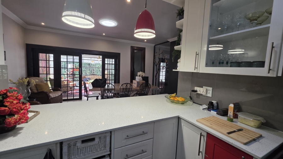5 Bedroom Property for Sale in Lynnwood Glen Gauteng
