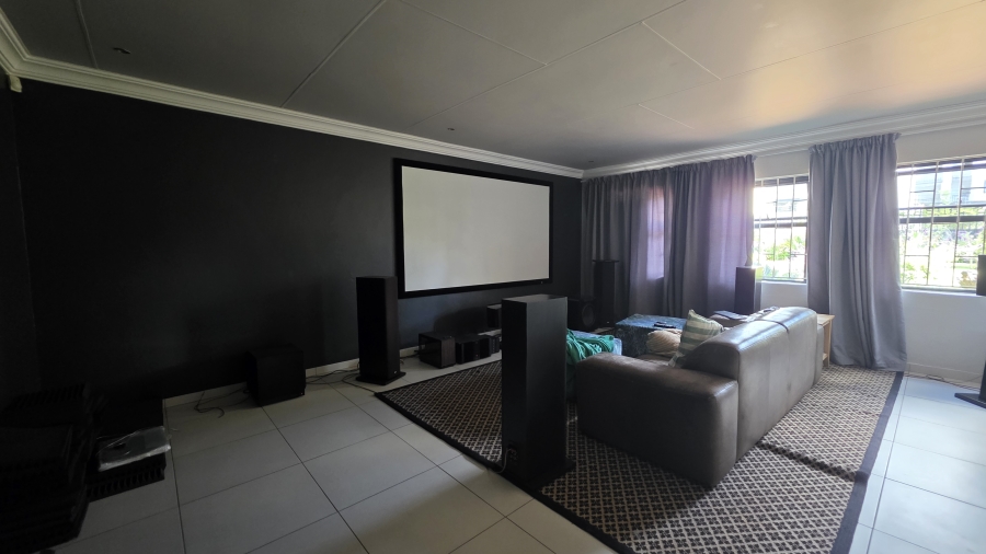 5 Bedroom Property for Sale in Lynnwood Glen Gauteng