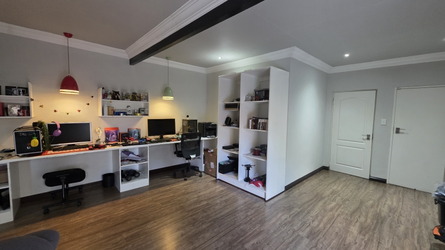 5 Bedroom Property for Sale in Lynnwood Glen Gauteng