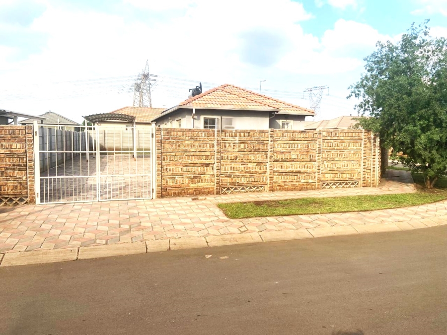 3 Bedroom Property for Sale in Sky City Gauteng
