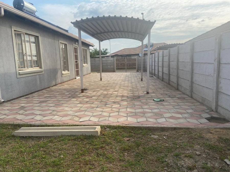 3 Bedroom Property for Sale in Sky City Gauteng