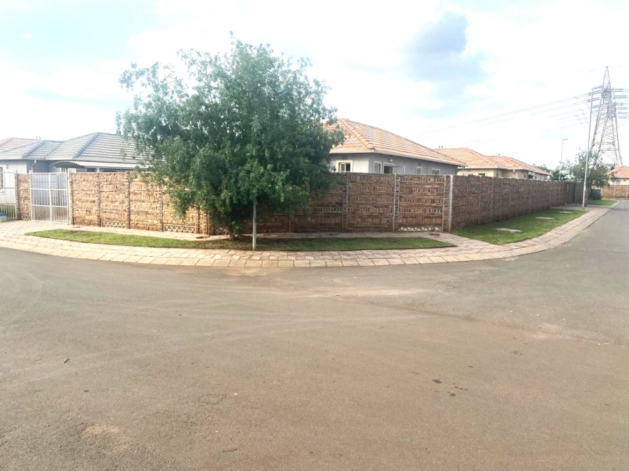 3 Bedroom Property for Sale in Sky City Gauteng