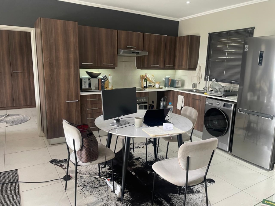 To Let 2 Bedroom Property for Rent in Atholl Gauteng