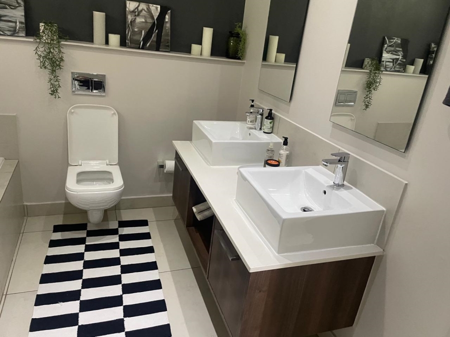 To Let 2 Bedroom Property for Rent in Atholl Gauteng
