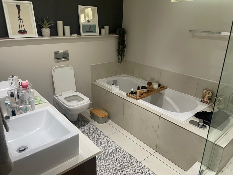 To Let 2 Bedroom Property for Rent in Atholl Gauteng