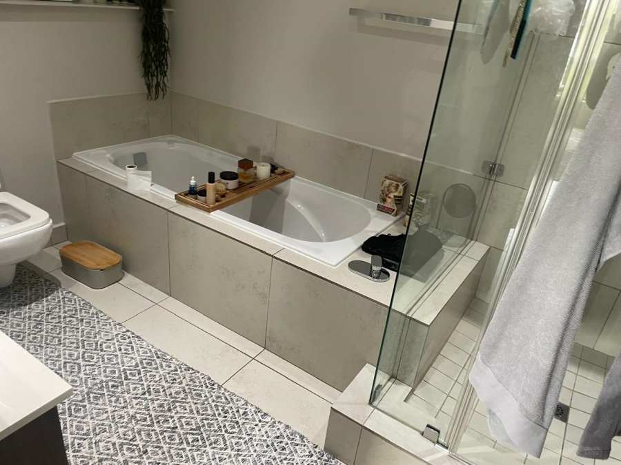 To Let 2 Bedroom Property for Rent in Atholl Gauteng