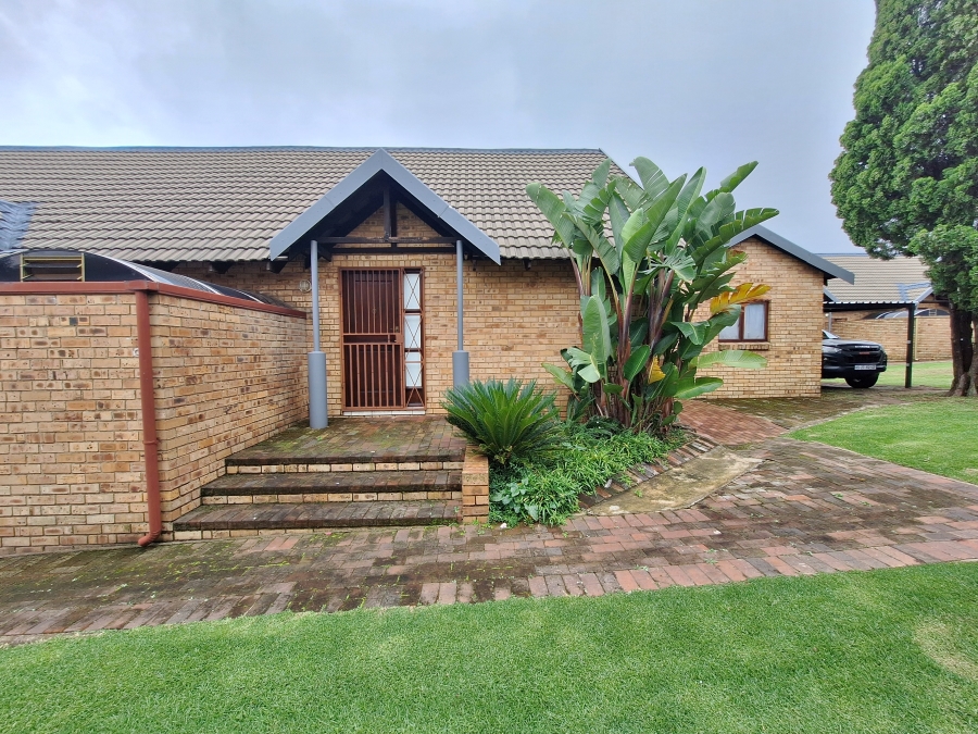 3 Bedroom Property for Sale in Noordheuwel Gauteng