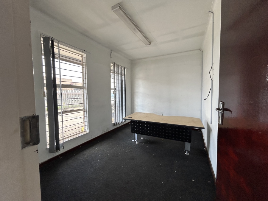 To Let Commercial Property for Rent in Jet Park Gauteng