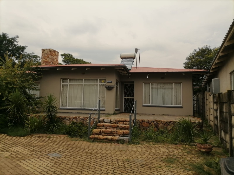 10 Bedroom Property for Sale in Berg En Dal Gauteng