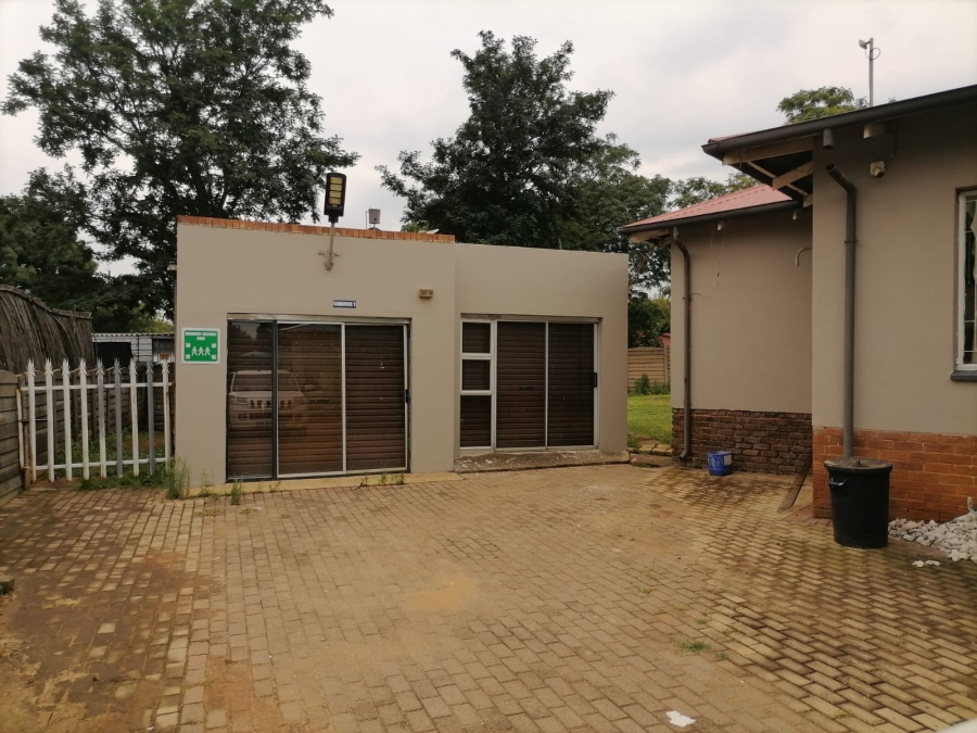 10 Bedroom Property for Sale in Berg En Dal Gauteng