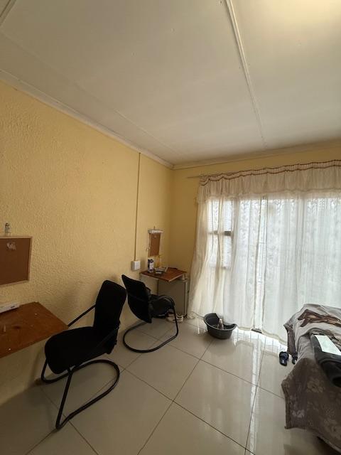10 Bedroom Property for Sale in Berg En Dal Gauteng